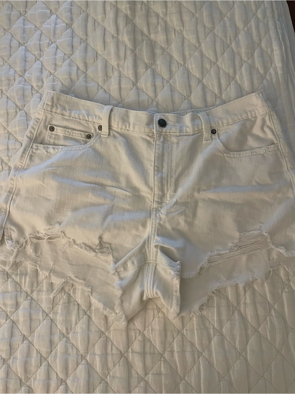 Aerie White Distressed Women’s Denim Shorts